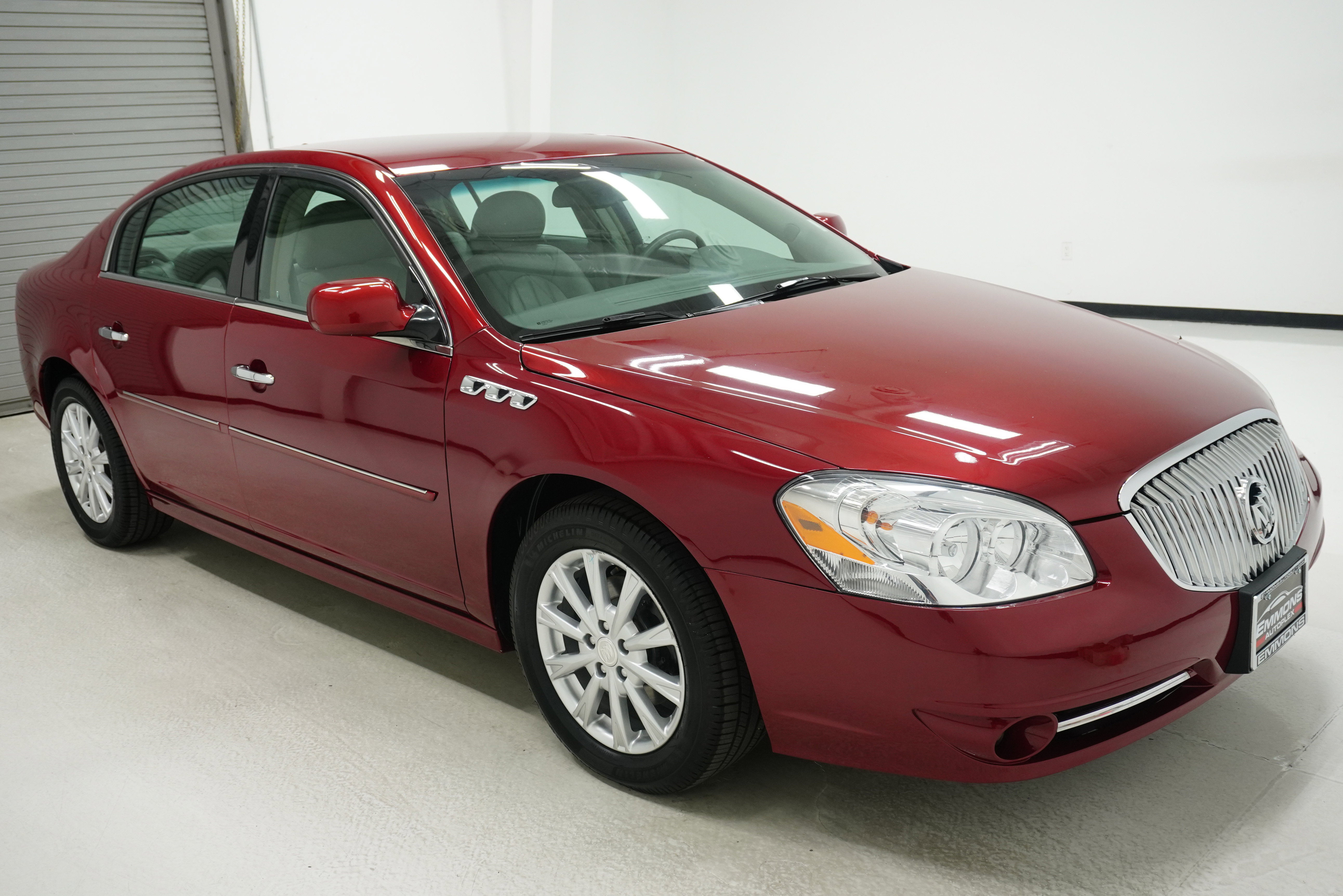 Used 2011 Buick Lucerne CXL w/ Driver Confidence Package FWD image 3