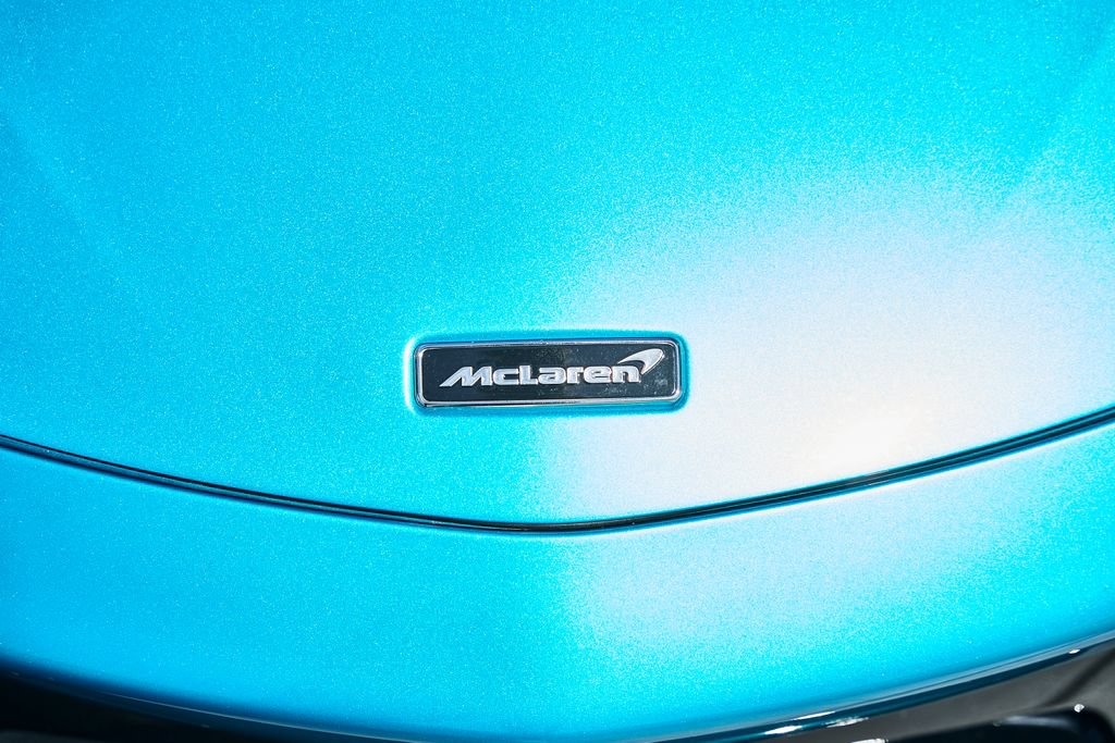 Used 2024 McLaren Artura RWD image 4