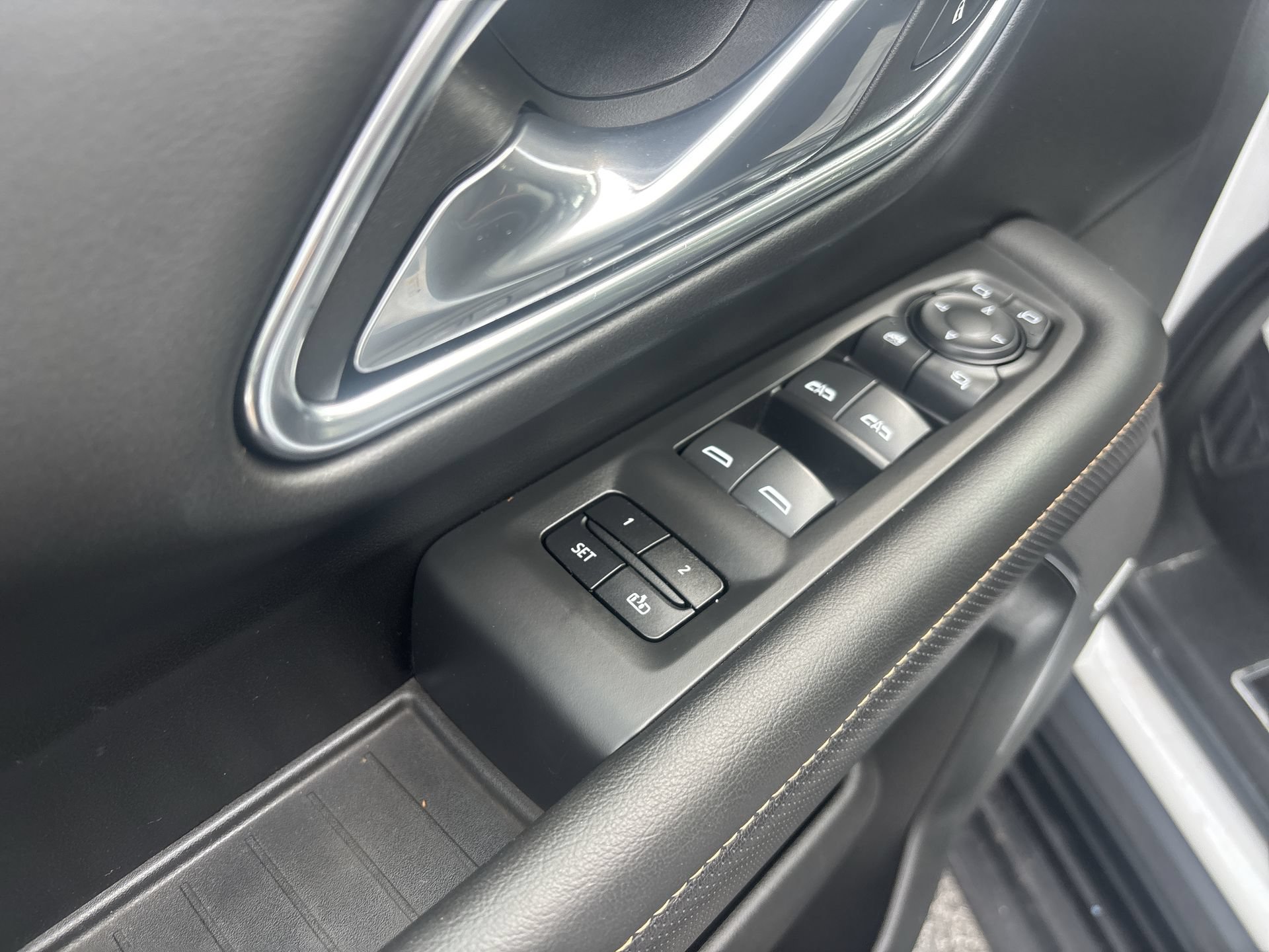 Certified 2023 GMC Yukon AT4 AWD/4WD image 24