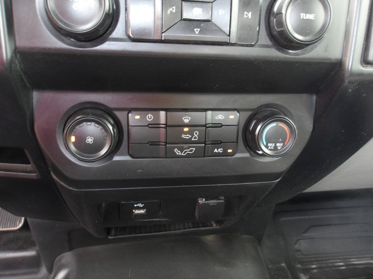 Used 2019 Ford F150 XL w/ Equipment Group 101A Mid RWD image 14