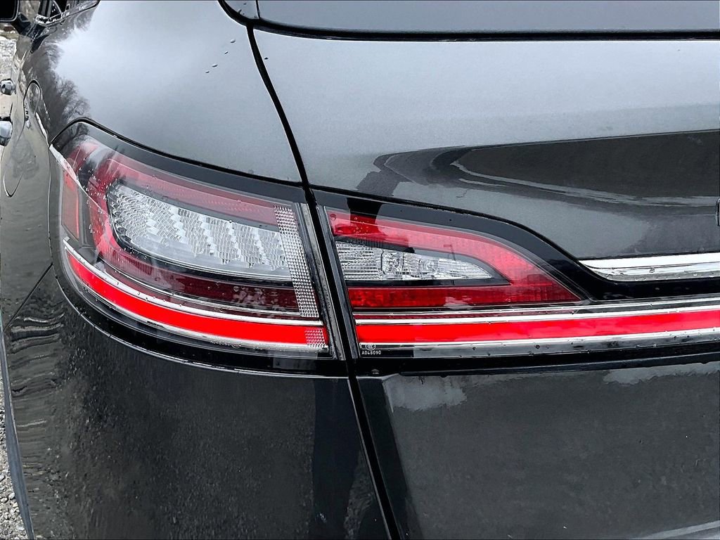 Used 2019 Lincoln Nautilus Select image 28