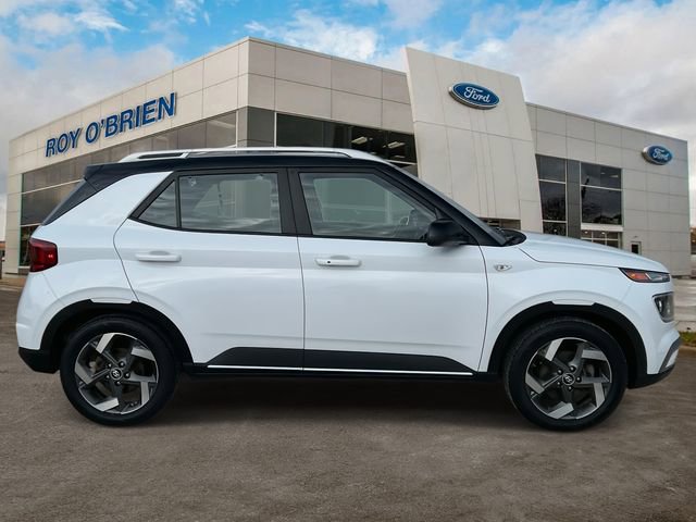 Used 2022 Hyundai Venue Limited image 6