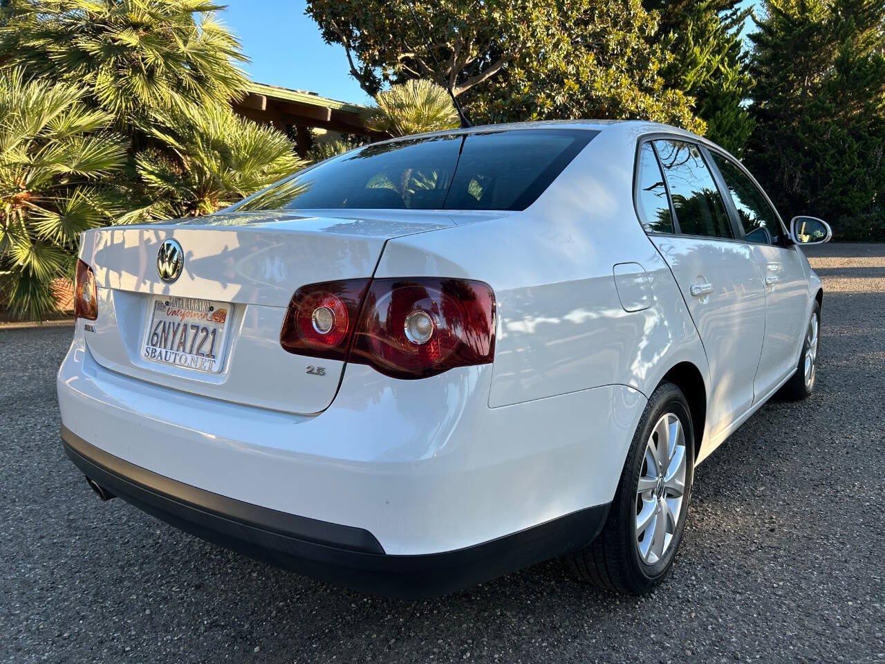 Used 2010 Volkswagen Jetta Limited Edition FWD image 13