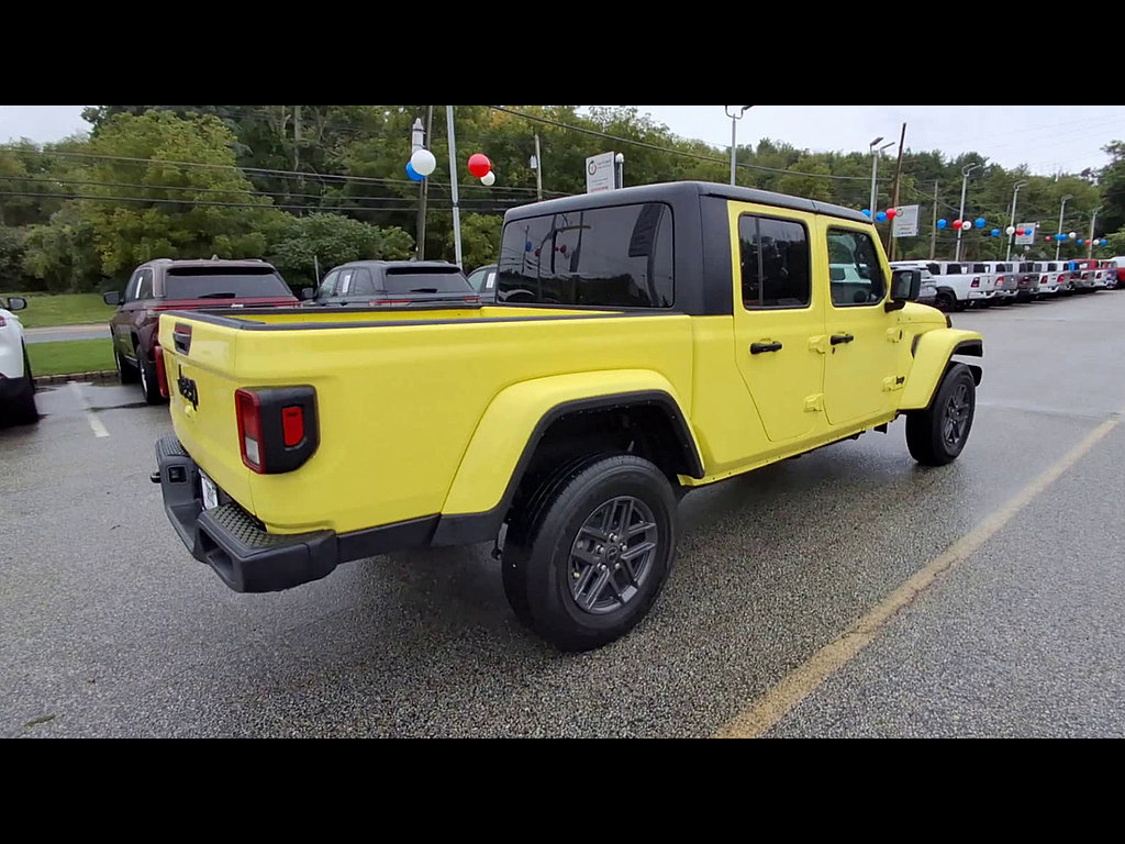 Used 2024 Jeep Gladiator Sport AWD/4WD image 37