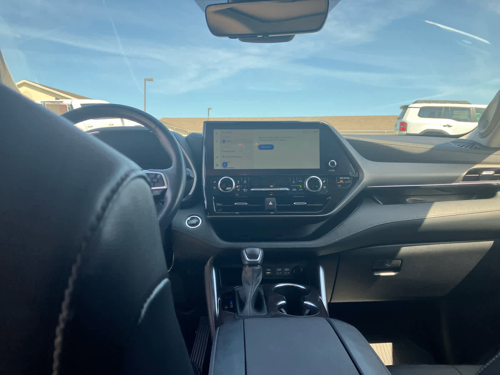 Used 2023 Toyota Highlander Limited image 37