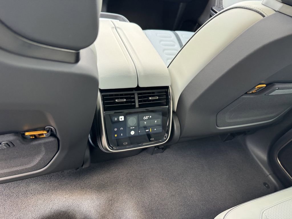 Used 2024 Rivian R1S Adventure AWD/4WD image 26
