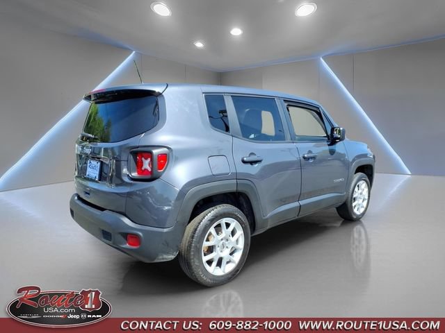 Used 2023 Jeep Renegade Latitude AWD/4WD image 3