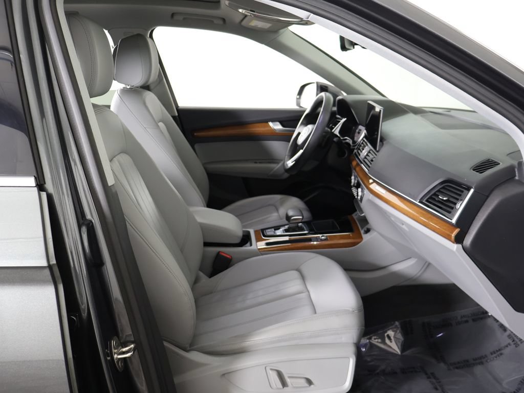 Used 2023 Audi Q5 2.0T Premium w/ Convenience Package AWD/4WD image 30