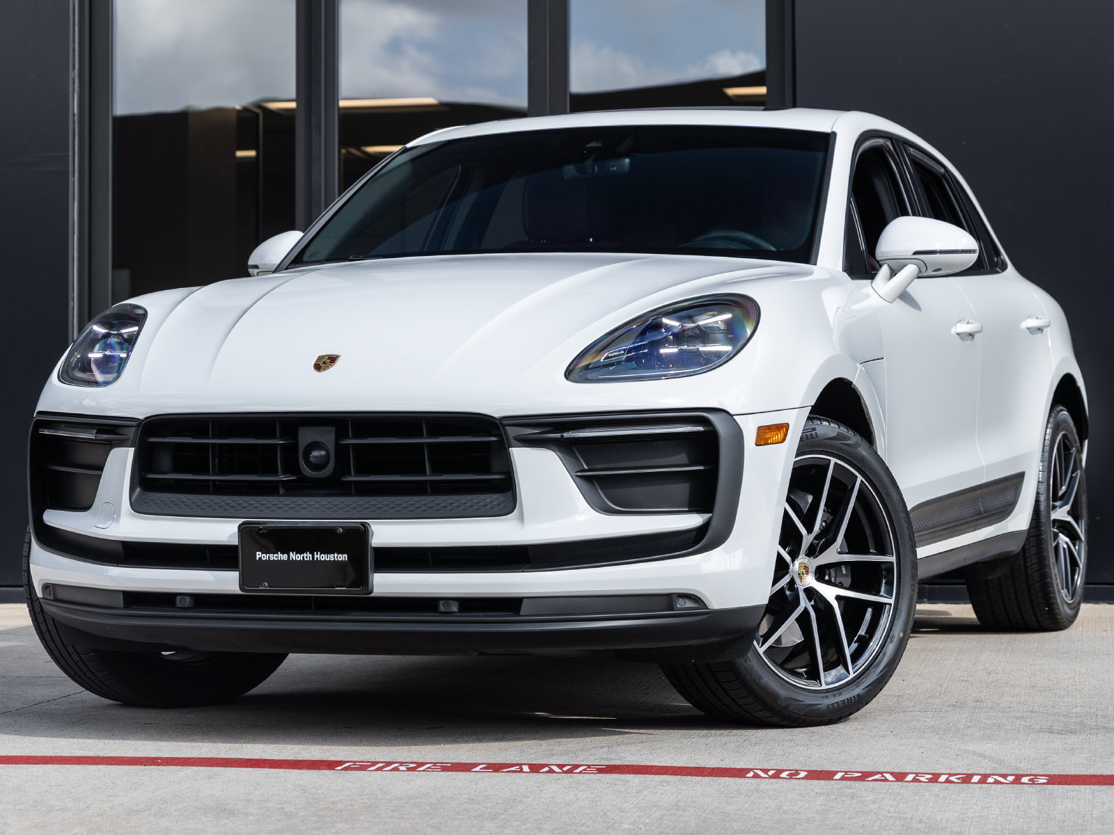 Used 2025 Porsche Macan w/ Premium Package Plus