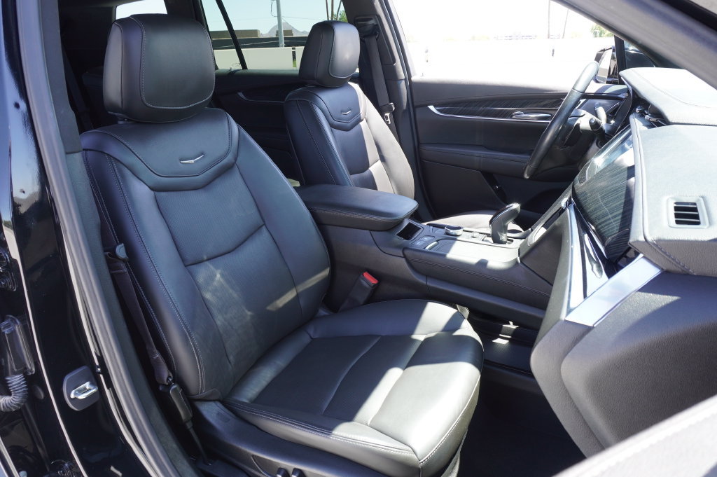 Certified 2024 Cadillac XT6 Premium Luxury FWD image 13