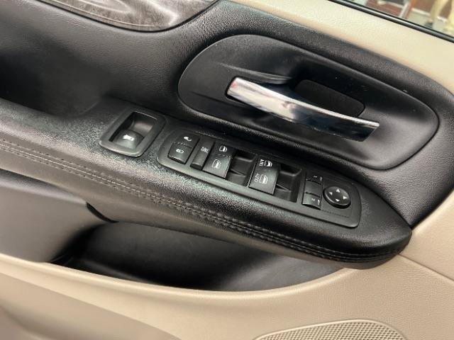 Used 2016 Dodge Grand Caravan SXT image 20
