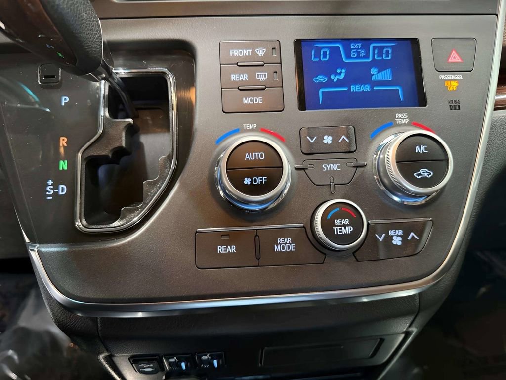 Used 2017 Toyota Sienna Limited AWD/4WD image 31
