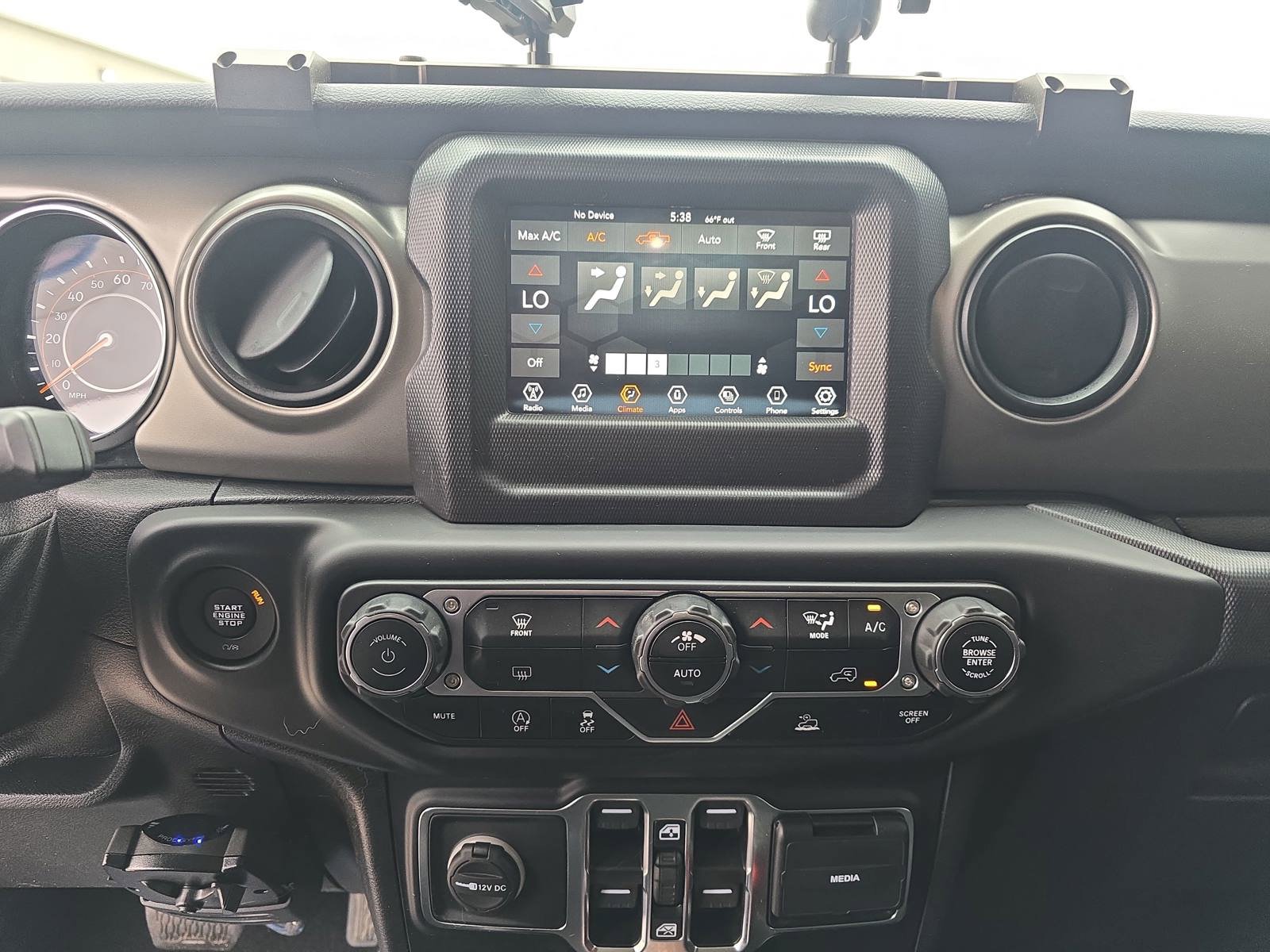 Used 2021 Jeep Gladiator Sport AWD/4WD image 24