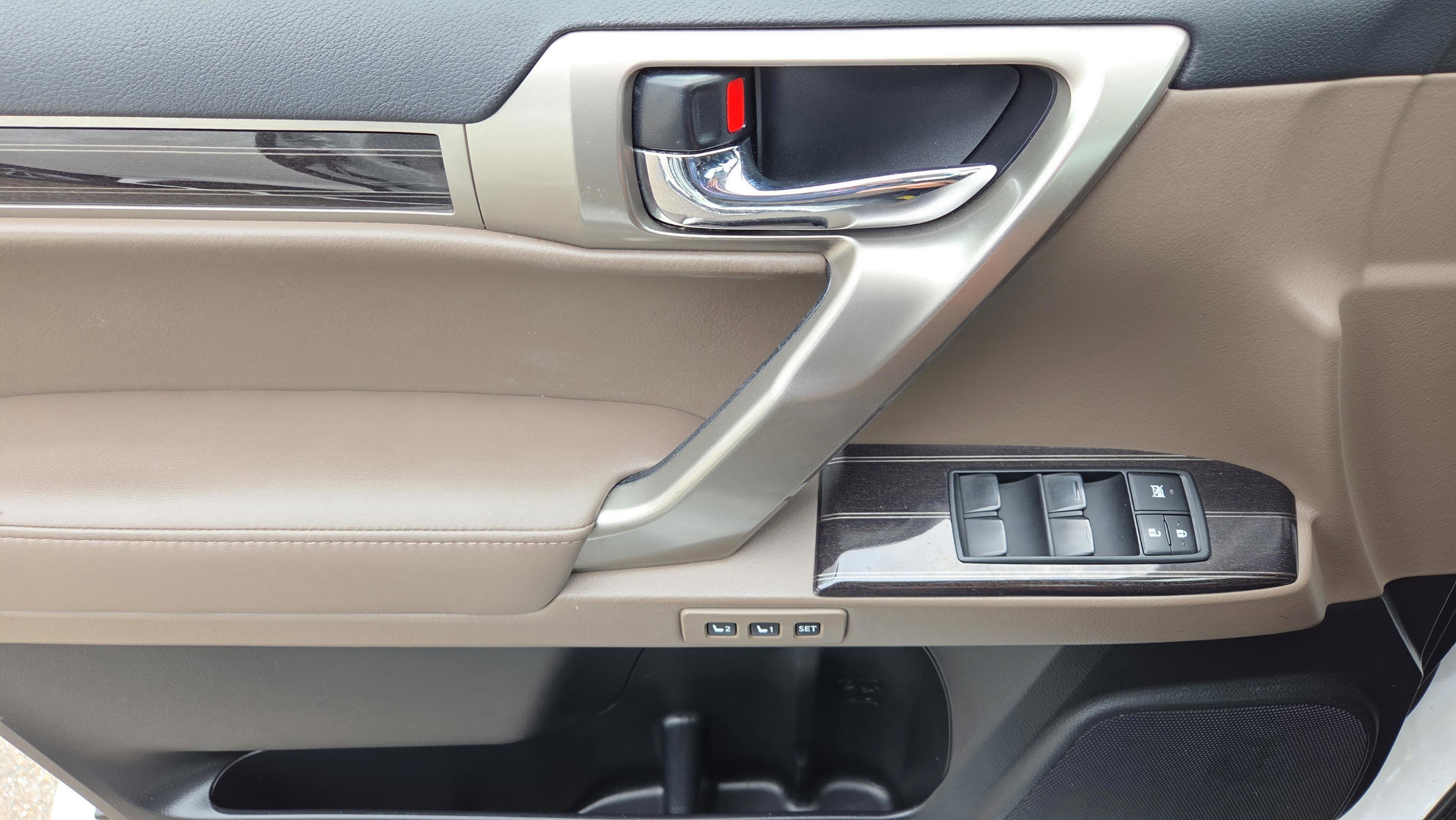 Used 2020 Lexus GX 460 Luxury w/ Off Road Package image 23