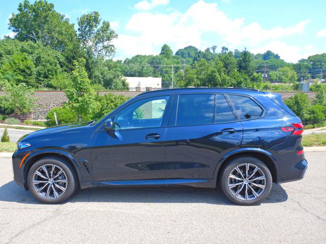 Used 2026 BMW X5 xDrive40i w/ M Sport Package AWD/4WD image 11