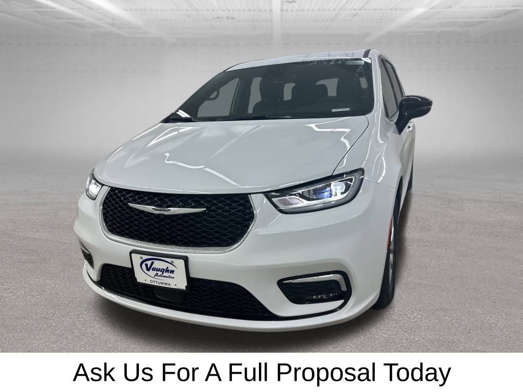 New 2026 Chrysler Pacifica Select image 4