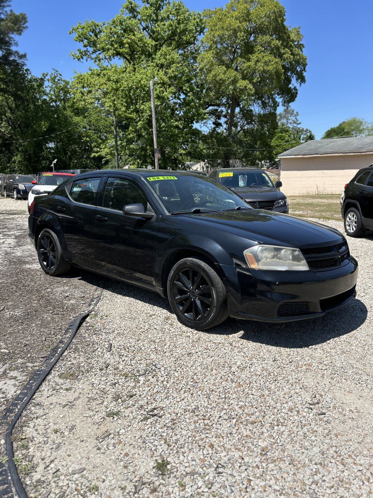 Used 2014 Dodge Avenger SE w/ Blacktop Package image 2
