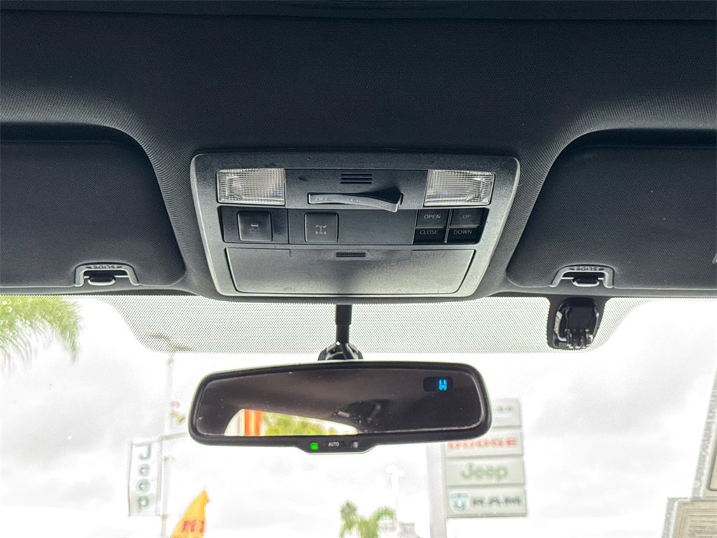 Used 2017 Toyota Tacoma TRD Off-Road image 23