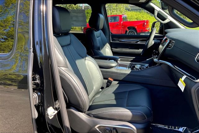 New 2024 Jeep Wagoneer L 4WD w/ Convenience Group I image 28
