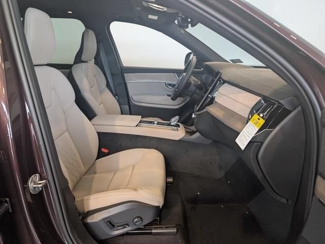 New 2026 Volvo XC90 B5 Core AWD/4WD image 32