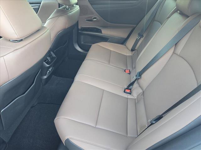 Used 2025 Lexus ES 300h w/ Premium Package FWD image 19