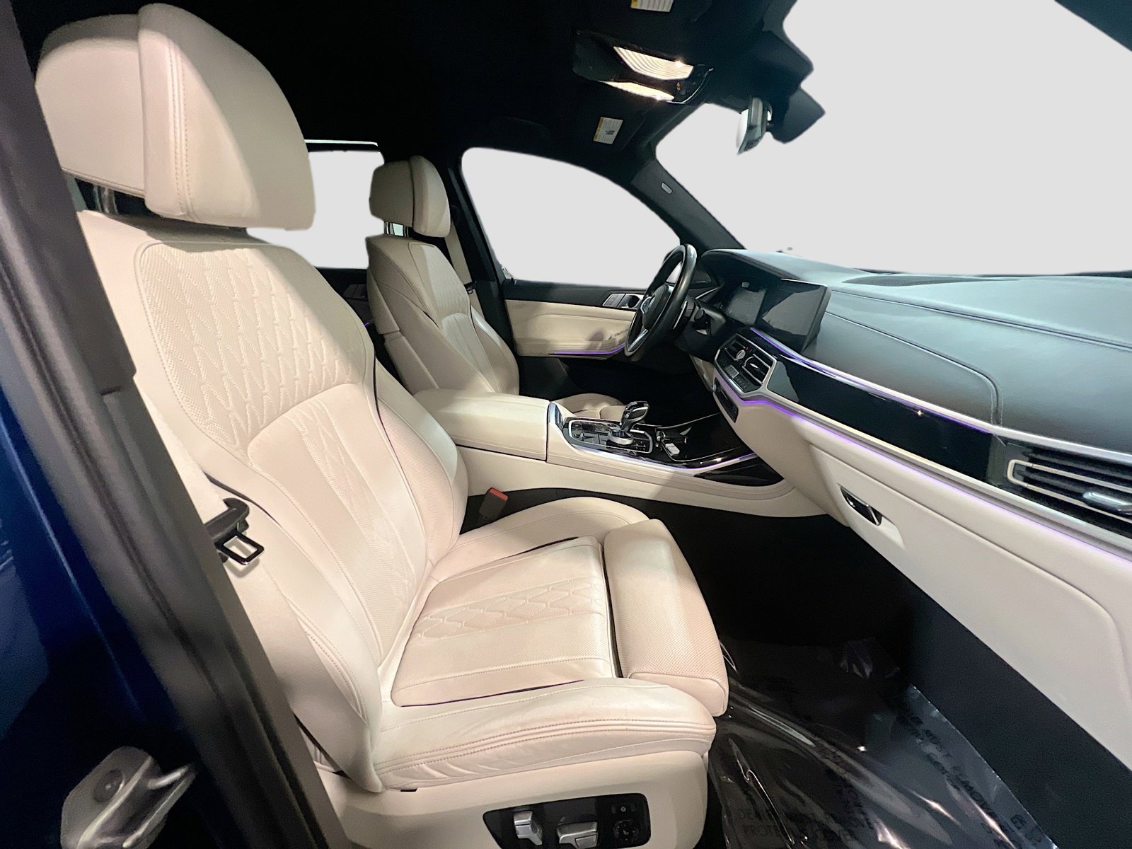 Used 2021 BMW X7 M50i image 22