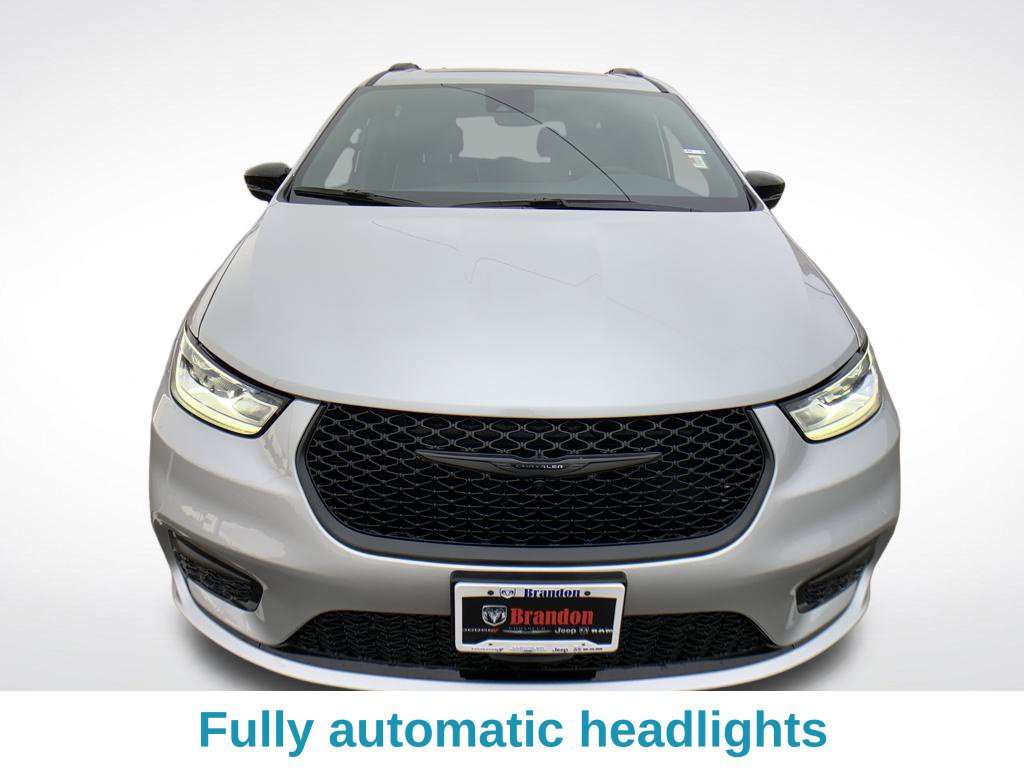 New 2026 Chrysler Pacifica Limited w/ S Appearance Package AWD/4WD image 9