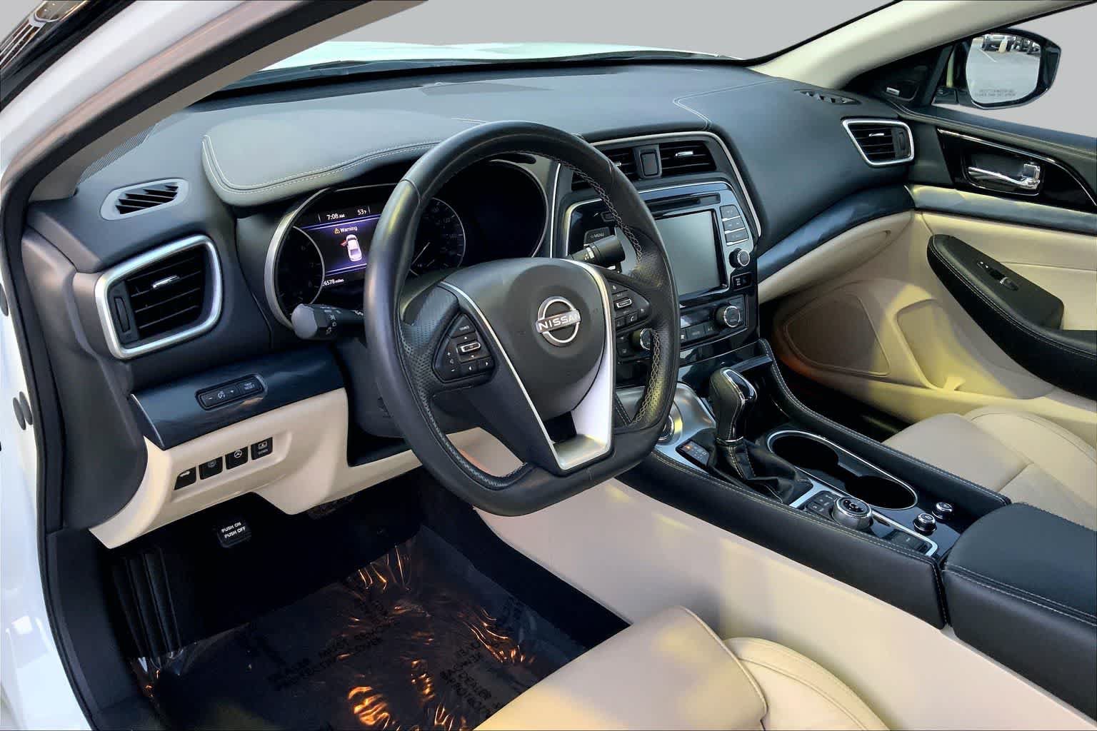 Used 2023 Nissan Maxima Platinum w/ Sport Mat Group FWD image 18