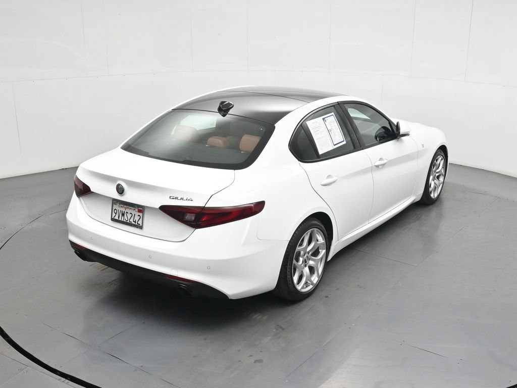 Used 2022 Alfa Romeo Giulia Ti RWD image 38