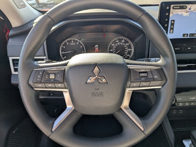 Used 2026 Mitsubishi Outlander ES FWD image 30