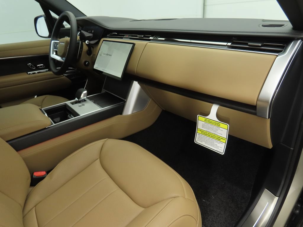 New 2026 Land Rover Range Rover SE image 16