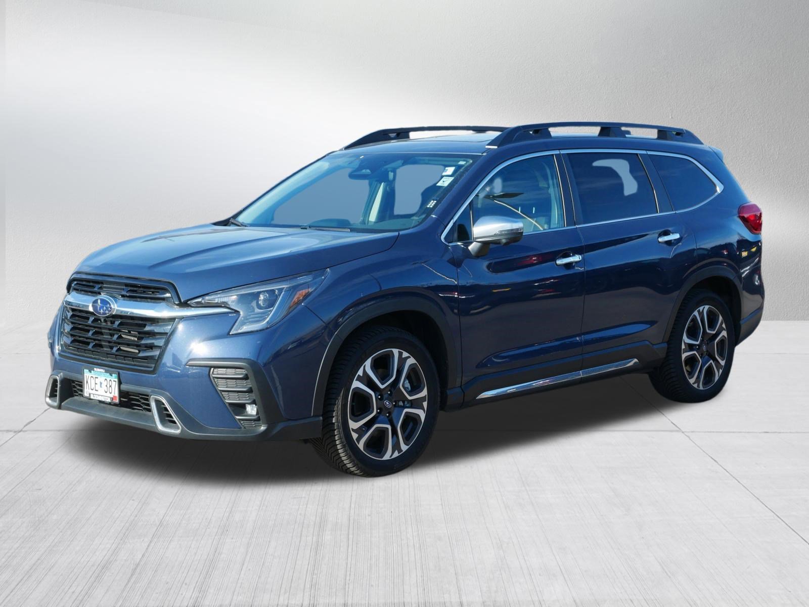 Used 2023 Subaru Ascent Touring image 3