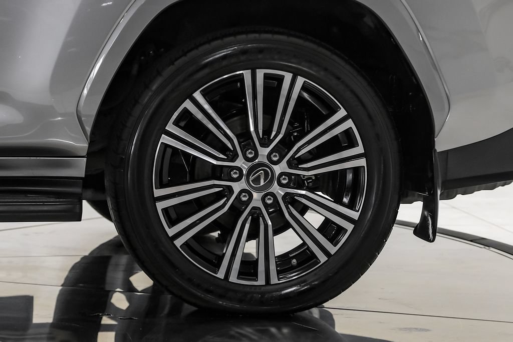 Used 2022 Lexus LX 600 4WD w/ Luxury Package image 61