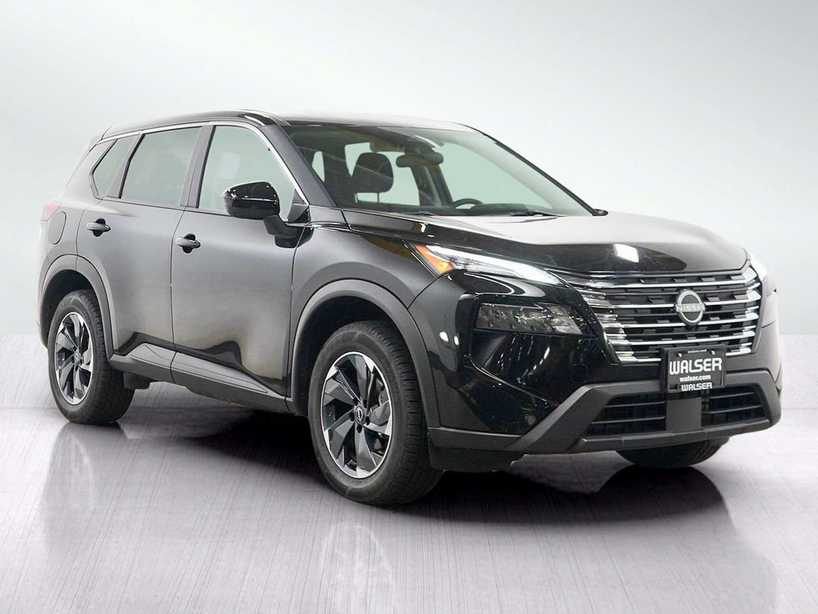 Used 2024 Nissan Rogue SV AWD/4WD image 7