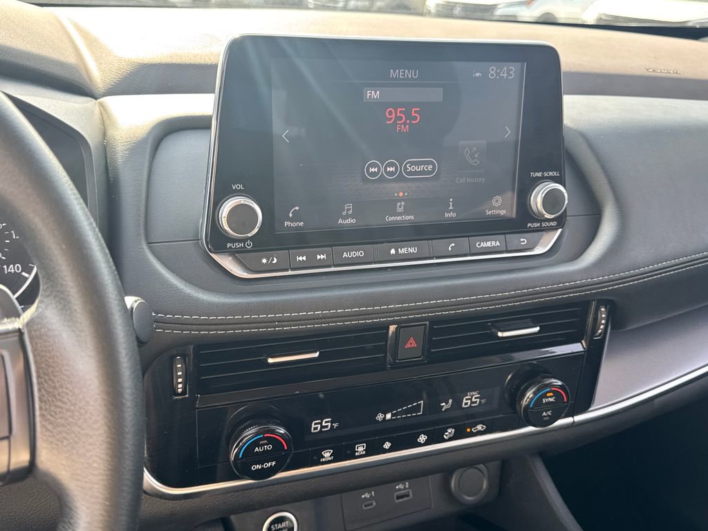 Used 2021 Nissan Rogue SV image 22