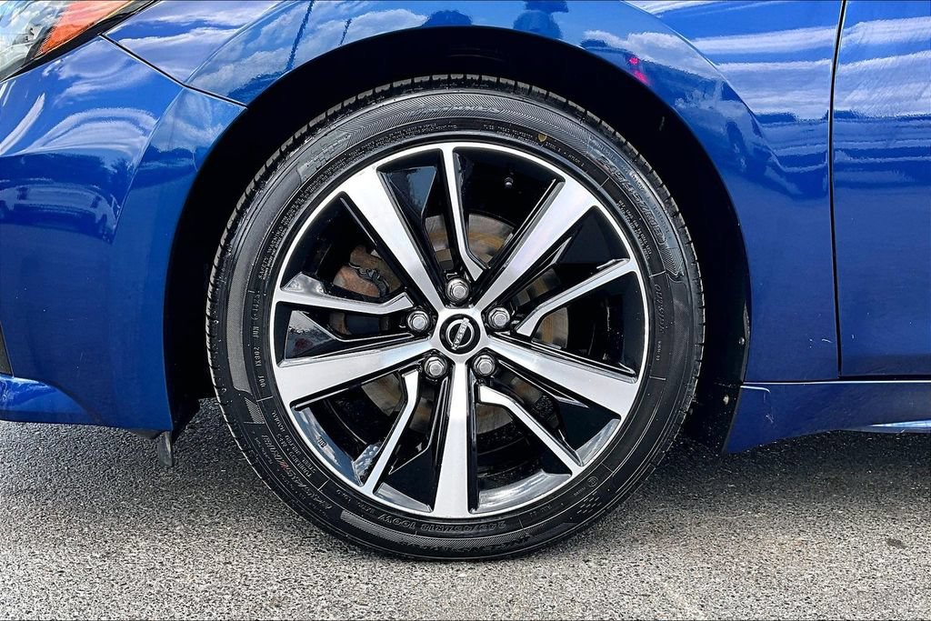 Used 2023 Nissan Maxima SL FWD image 35