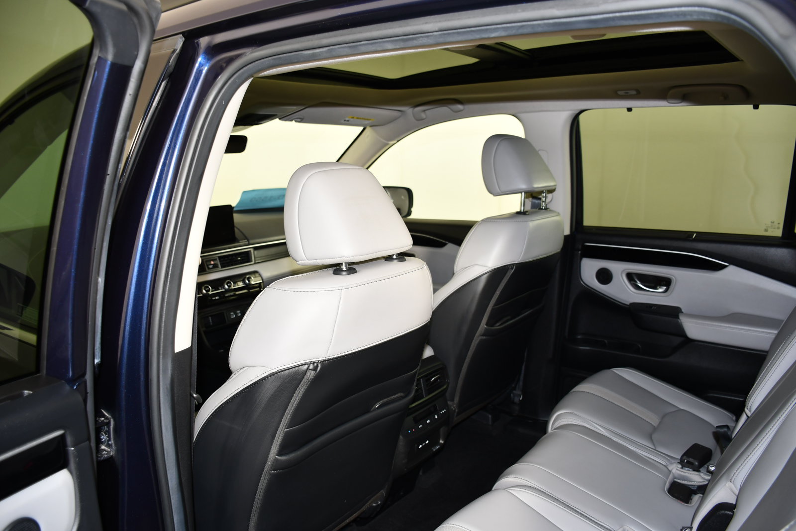Used 2025 Honda Pilot Touring image 47