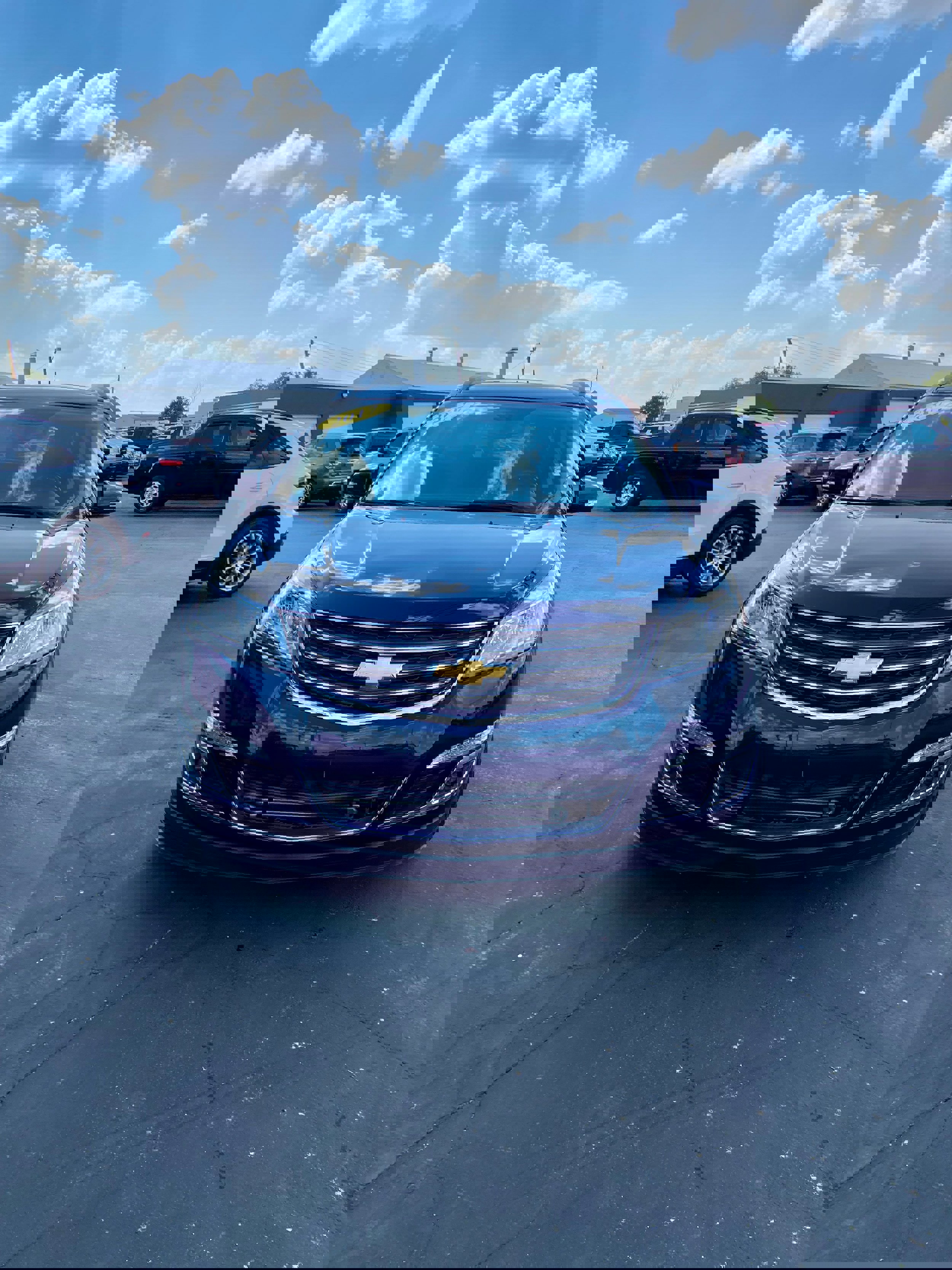Used 2017 Chevrolet Traverse LT image 2