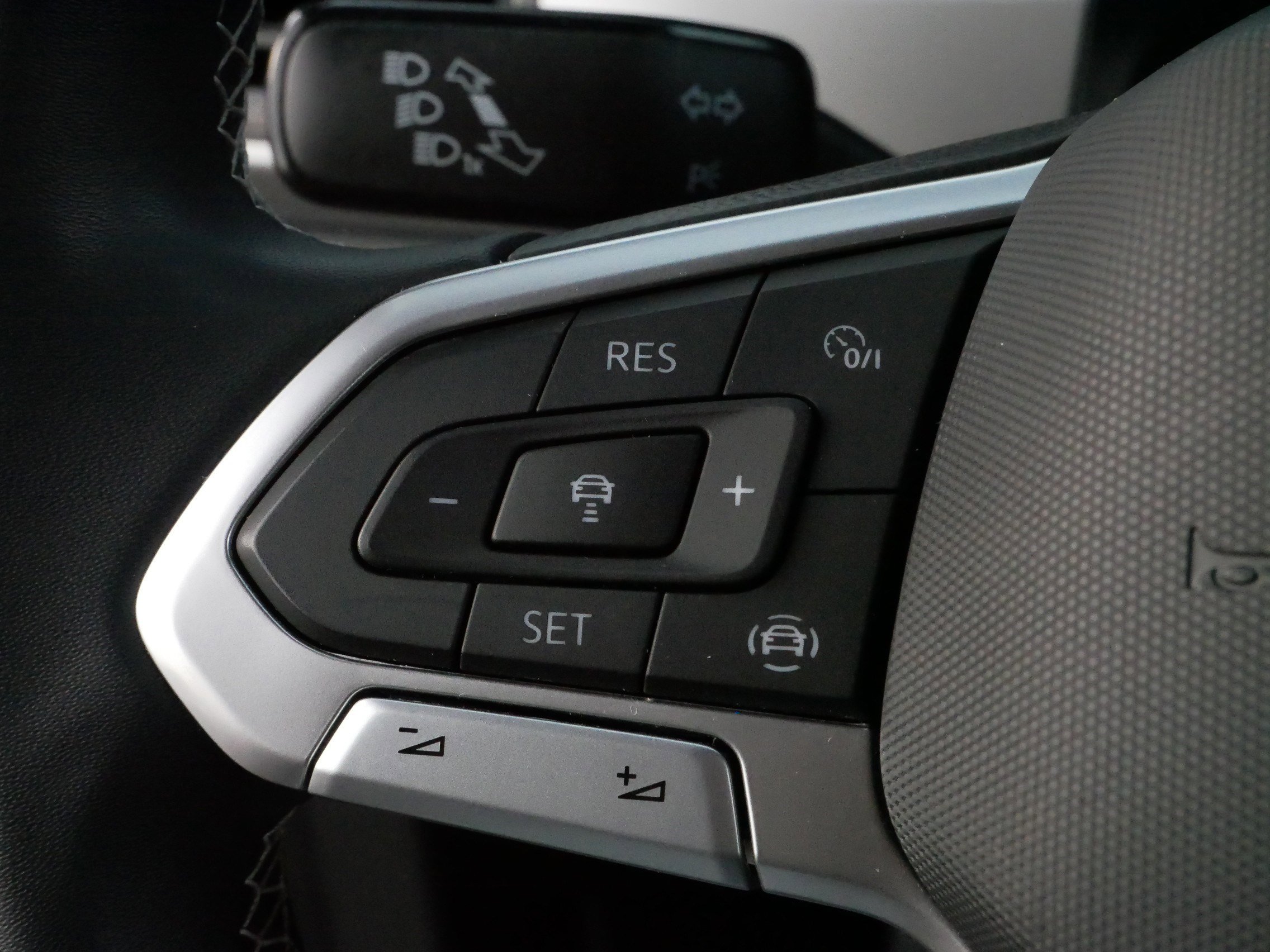 Certified 2023 Volkswagen Atlas Cross Sport SE image 26