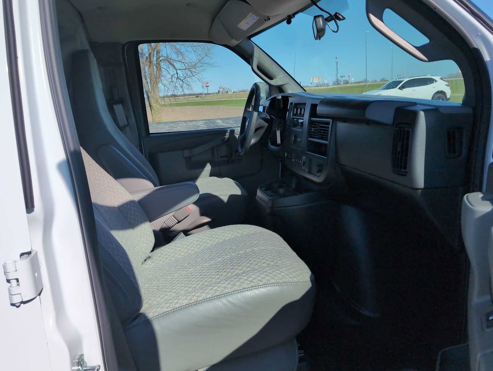 New 2026 Chevrolet Express 2500 w/ Driver Convenience Package RWD image 32