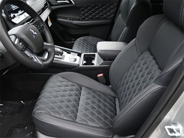 New 2025 Mitsubishi Outlander SEL image 6