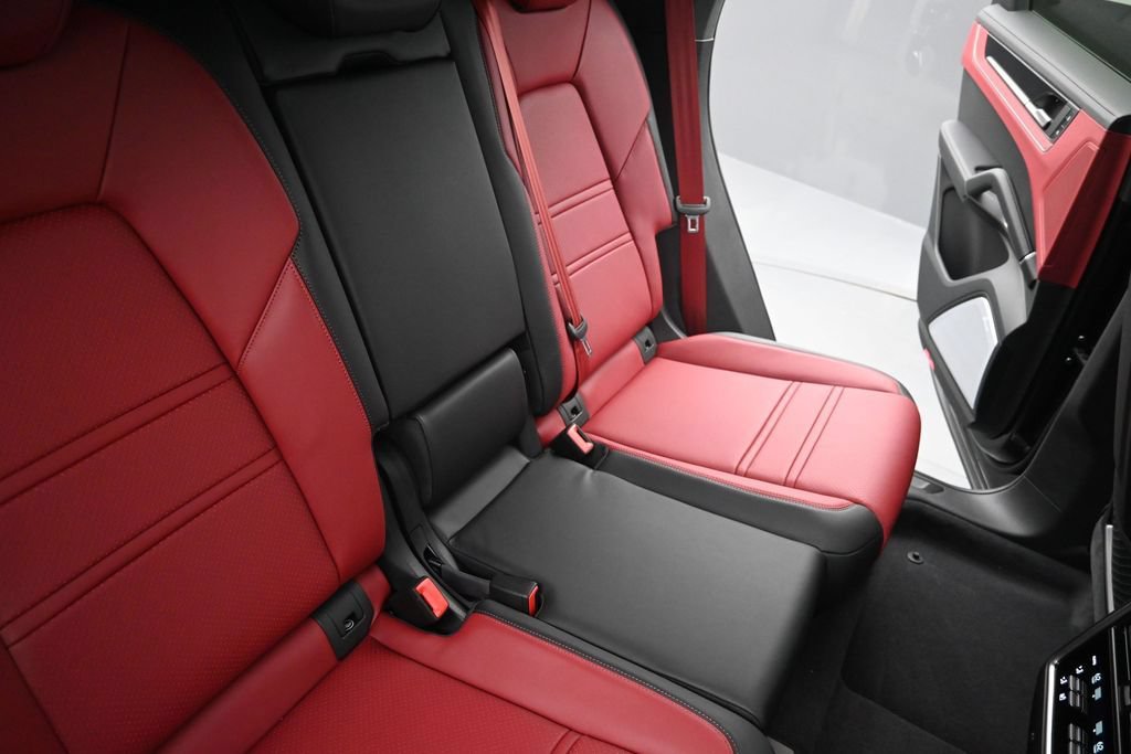 New 2026 Porsche Cayenne Turbo GT AWD/4WD image 24