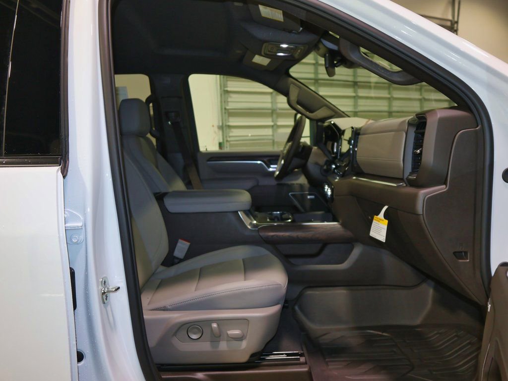 New 2026 GMC Sierra 3500 SLT w/ SLT Premium Package image 27