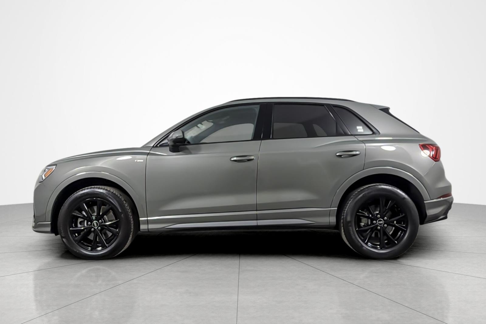 Used 2023 Audi Q3 2.0T Premium Plus w/ Premium Plus Package AWD/4WD video 2