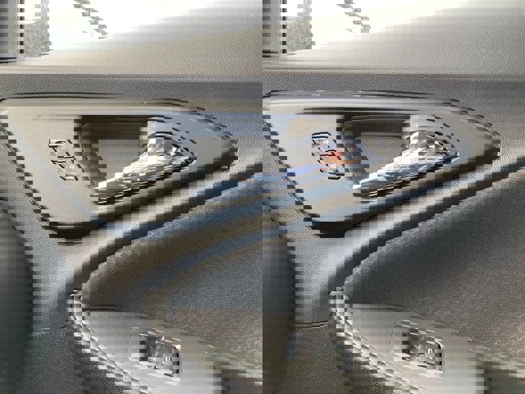 Used 2024 Chevrolet Malibu LT image 25