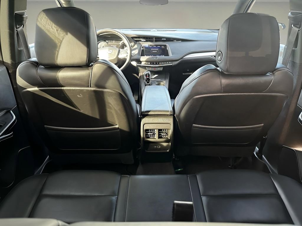 Used 2023 Cadillac XT4 Premium Luxury FWD image 20