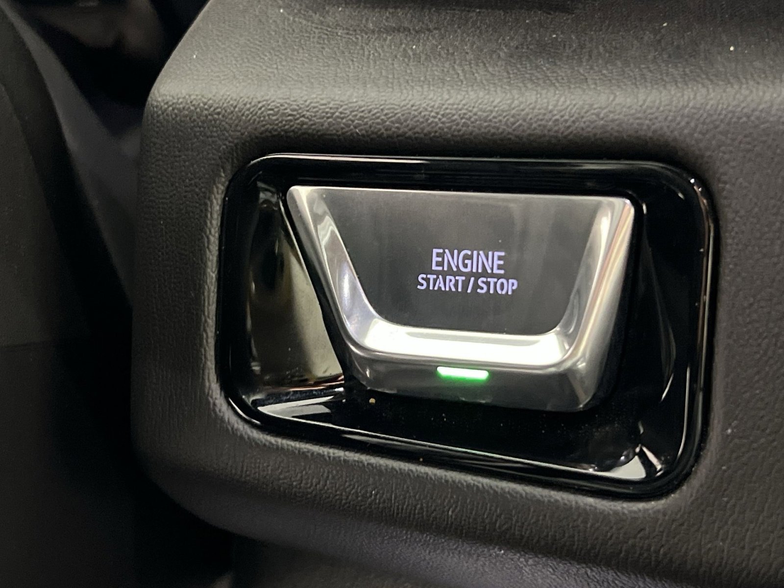 Used 2025 GMC Yukon XL Denali image 35