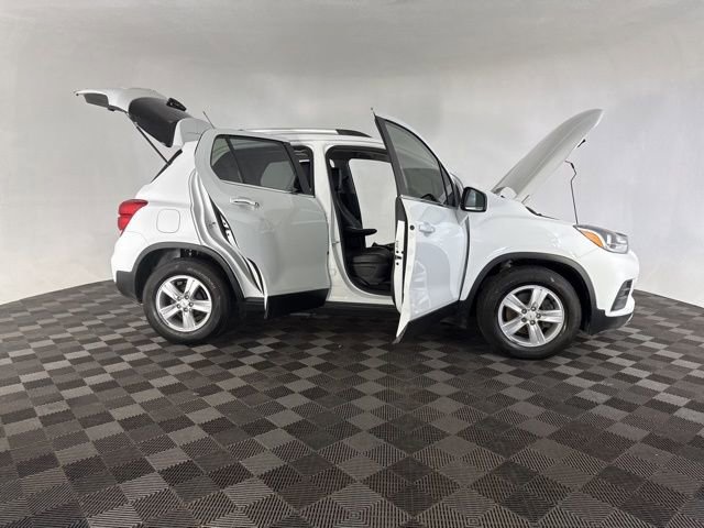 Used 2019 Chevrolet Trax LT w/ LT Convenience Package image 15