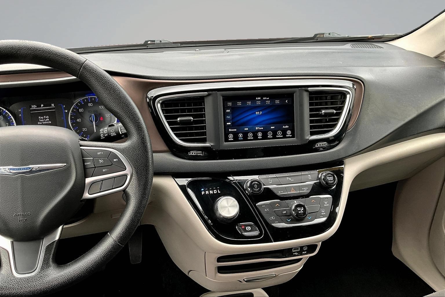 Used 2020 Chrysler Voyager LX FWD image 11