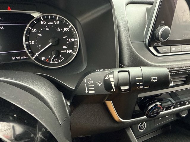 Used 2023 Nissan Rogue SV AWD/4WD image 32
